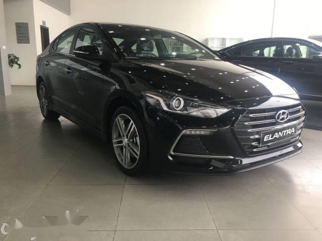 Bán ô tô Hyundai Elantra Sport 1.6 AT 2018, màu đen, giá 750tr