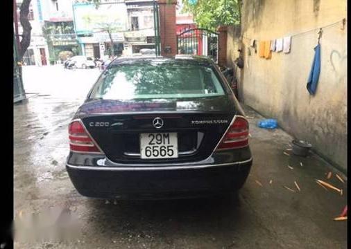 Bán xe Mercedes C200 đời 2000, màu đen, nhập khẩu, giá chỉ 180 triệu