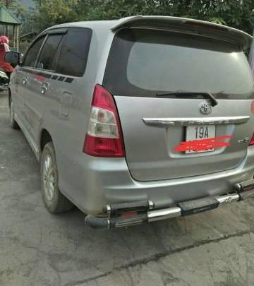 Bán xe Toyota Innova đời 2013, màu bạc 