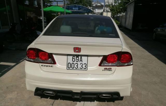 Chính chủ bán Honda Civic 2.0 AT sản xuất năm 2010, màu trắng