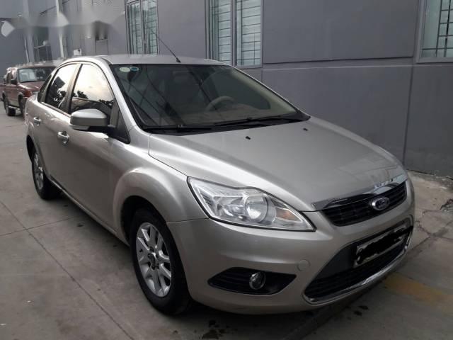 Bán Ford Focus năm 2010, màu bạc số sàn, giá tốt