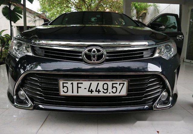 Cần bán Toyota Camry 2016, màu đen