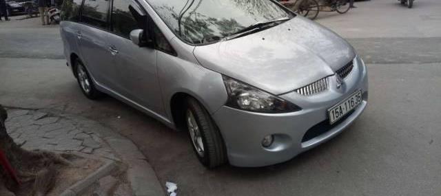 Bán xe Mitsubishi Grandis sản xuất năm 2005, màu bạc