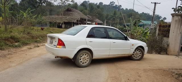 Bán ô tô Ford Laser Dulex đời 2001, màu trắng  