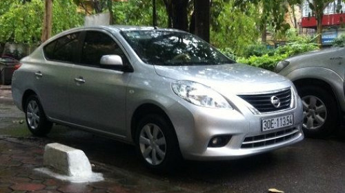 Bán Nissan Sunny MT sản xuất 2015, màu bạc, giá chỉ 410 triệu