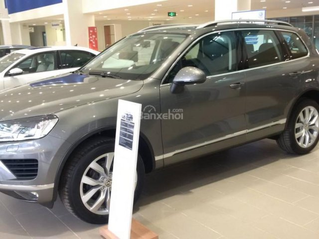 Bán Volkswagen Touareg 2017, màu xám, nhập khẩu chính hãng LH 0933.365.188