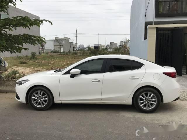 Bán Mazda 3 sản xuất năm 2015, màu trắng còn mới, giá chỉ 600 triệu