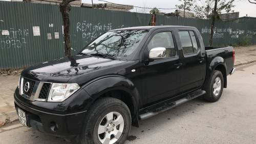 Bán Nissan Navara 2.5 MT sản xuất năm 2012, màu đen như mới, giá tốt