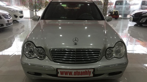 Cần bán Mercedes 1.8 AT đời 2003, màu bạc 0