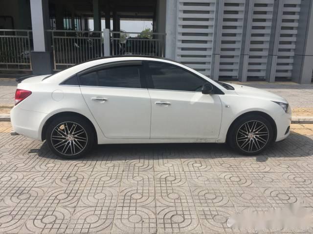 Bán xe Chevrolet Cruze đời 2014, màu trắng còn mới, giá chỉ 375 triệu