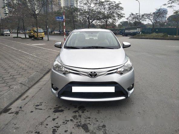 Bán xe Toyota Vios E năm 2015, màu bạc