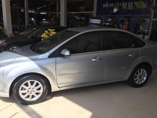 Cần bán Ford Focus 1.8 AT 2005, màu bạc