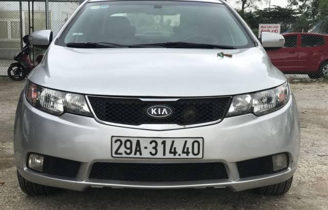 Bán xe Kia Forte 2011, màu bạc  