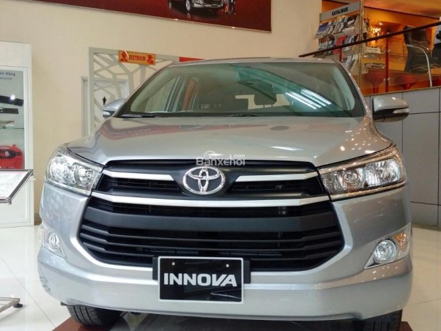 Bán Toyota Innova E 2018, màu bạc, đưa trước 240 triệu nhận xe tại Toyota Tây Ninh - LH 0916.709.900 gặp Kiệt