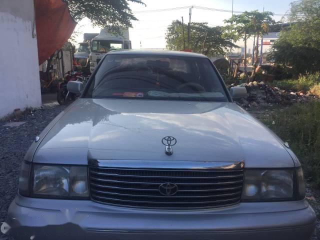 Cần bán xe Toyota Crown MT sản xuất 1992