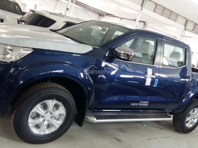 Cần bán Nissan Navara năm 2018 màu xanh lam, giá chỉ 625 triệu, nhập khẩu nguyên chiếc