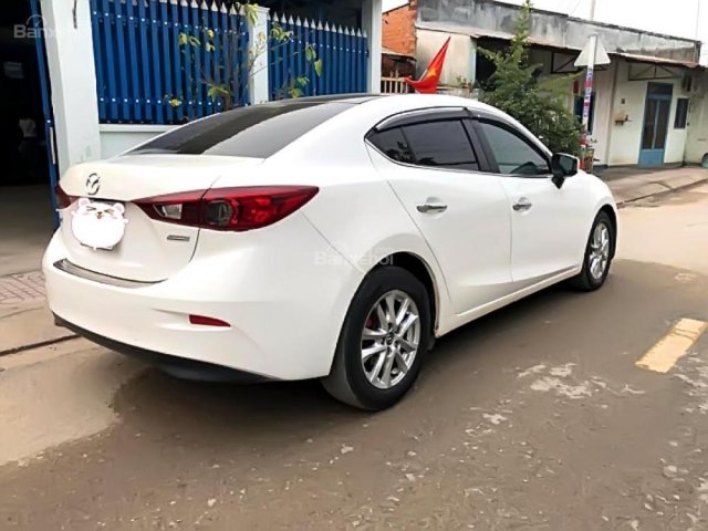 Cần bán Mazda 3 1.6 AT 2016, màu trắng, giá chỉ 629 triệu