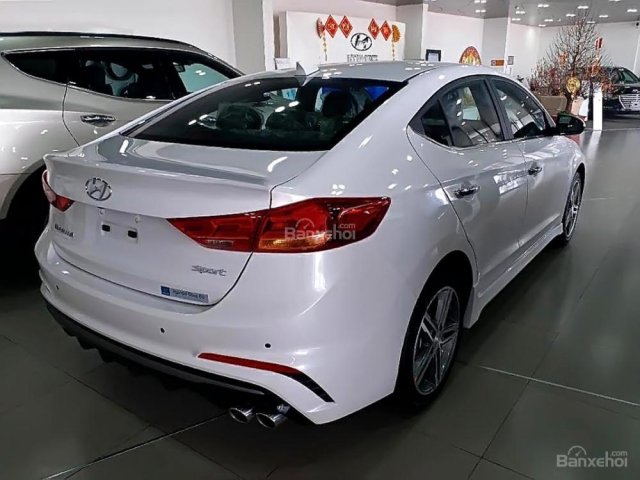 Bán ô tô Hyundai Elantra Sport 1.6 AT 2018, màu trắng, 729tr