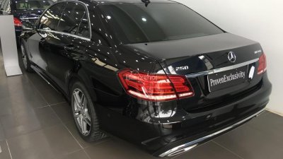 Bán Mercedes E250 AMG 2016, màu đen