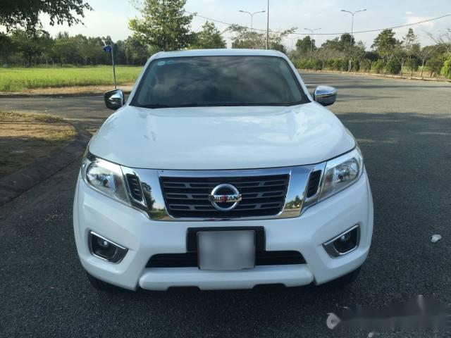 Bán Nissan Navara năm 2016, màu trắng