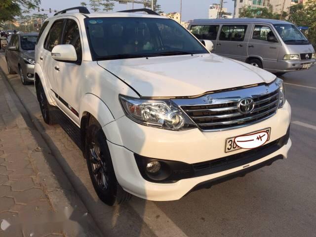 Bán xe Toyota Fortuner TRD 4x2AT đời 2014, màu trắng