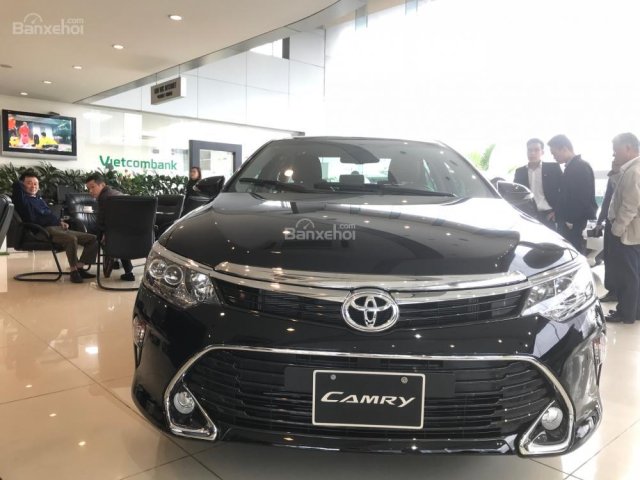 Toyota Mỹ Đình - Cần bán xe Toyota Camry 2.0 E 2018, giá chỉ 947tr đủ màu giao ngay, lấy xe chỉ với 200tr