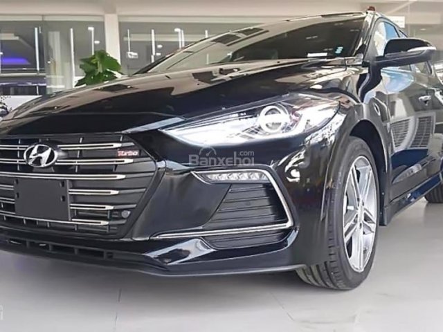 Bán xe Hyundai Elantra Sport 1.6 AT sản xuất 2018, màu đen, 729 triệu