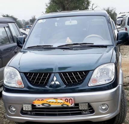 Cần bán gấp Mitsubishi Jolie sản xuất 2004