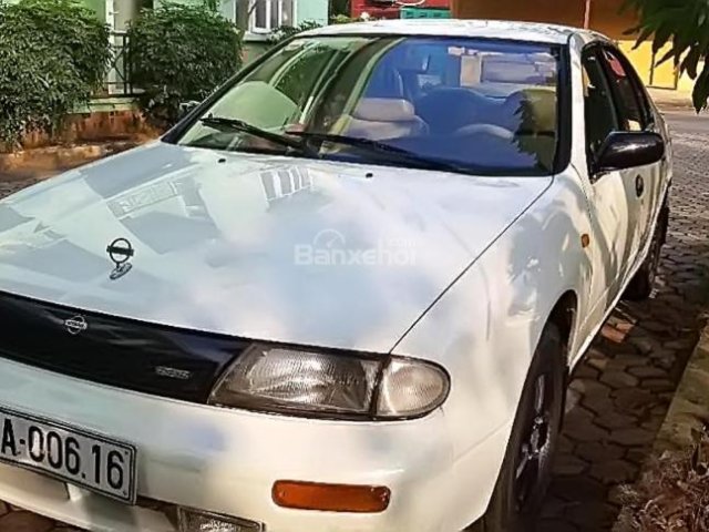 Bán Nissan Bluebird SSS 2.0 sản xuất năm 1995, màu trắng, nhập khẩu