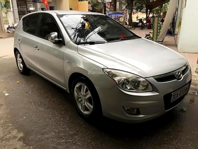 Cần bán gấp Hyundai i30 1.6AT đời 2008, màu bạc, nhập khẩu nguyên chiếc