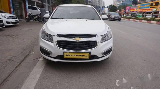 Cần bán Chevrolet Cruze 1.6LT 2017, màu trắng chính chủ, giá tốt