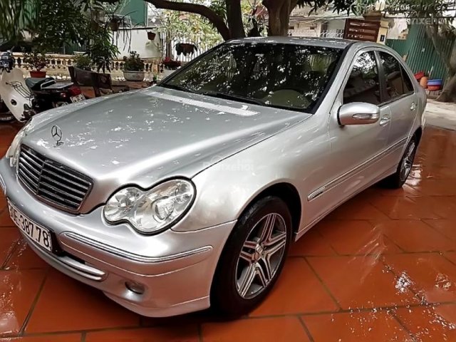 Chính chủ bán xe Mercedes C180 sản xuất năm 2004, màu bạc