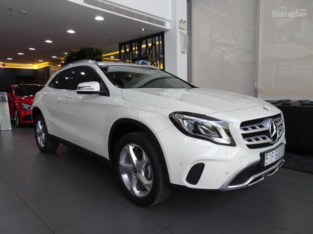 Bán Mercedes Benz GLA 200 New - xe SUV nhập khẩu 5 chỗ - ưu đãi tốt - hỗ trợ Bank 80% - LH: 0919 528 520