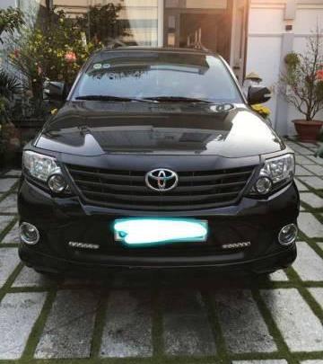 Bán Toyota Fortuner 2012, màu đen 