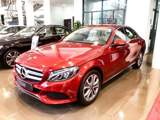 Mercedes C200 2018 màu đỏ, giao xe ngay - Ưu đãi nhất