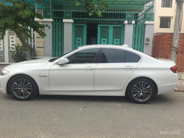 Cần bán BMW 5 Series 528i sản xuất 2010, màu trắng, nhập khẩu nguyên chiếc