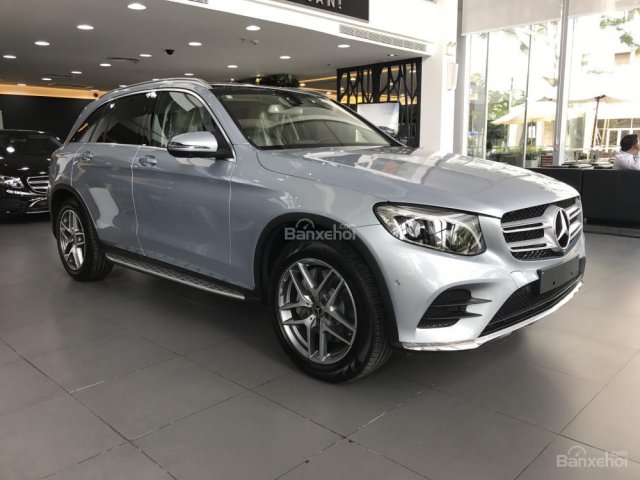 Bán Mercedes Benz GLC300 AMG 2019 - Ưu đãi tốt - Bank hỗ trợ vay 80% - Xe giao ngay