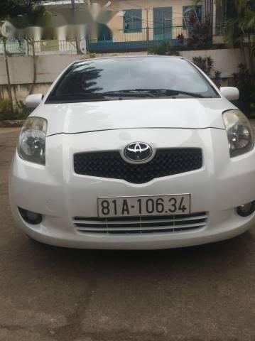 Bán Toyota Yaris đời 2007, màu trắng xe gia đình