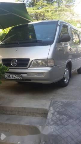 Cần bán gấp Mercedes 2002, màu bạc, 270tr