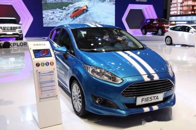 Cần bán xe Ford Fiesta đời 2018, màu xanh lam, 566 triệu