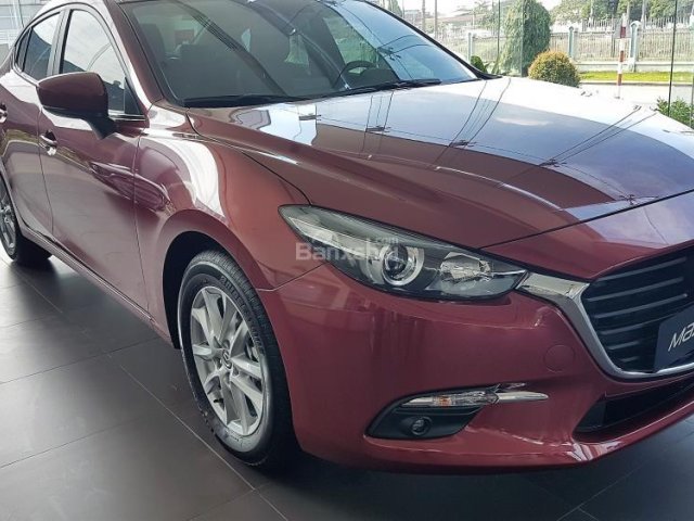 Bán xe Mazda 3 Sedan 1.5 đời 2018, hỗ trợ trả góp 80% giá trị xe, giao xe ngay, LH: 0938097488