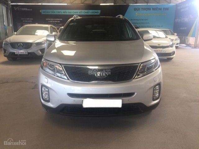 Cần bán xe Kia Sorento 2.2 CRDi full đời 2014, màu bạc, giá thương lượng