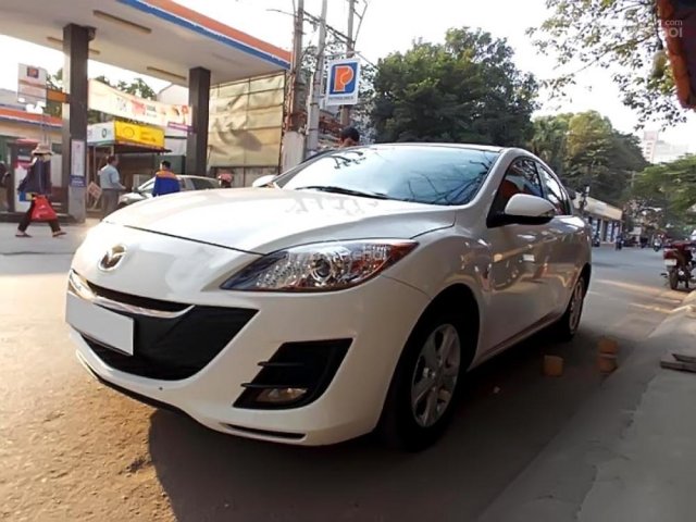 Bán ô tô Mazda 3 đời 2010, màu trắng, xe nhập chính chủ