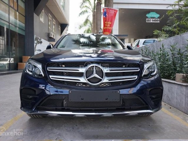 Bán xe Mercedes GLC 300 màu xanh cavansite giá tốt. Giao xe ngay