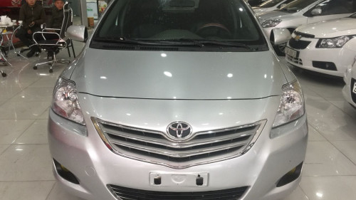 Bán gấp Toyota Vios 1.5 MT đời 2010, màu bạc, giá 275tr