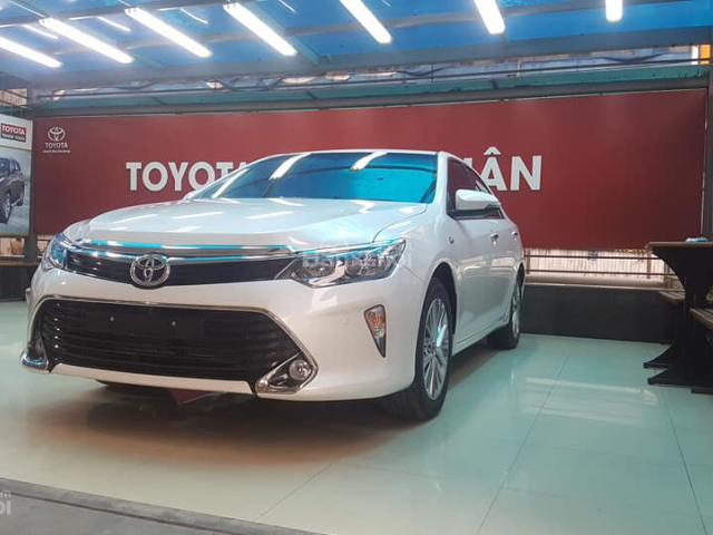 Toyota Thanh Xuân bán xe Camry 2.5Q màu trắng, đen, nâu vàng chính sách ưu đãi tốt nhất, giao xe ngay