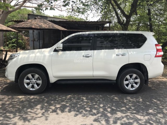 Cần bán Toyota Prado LX năm 2015, màu trắng, xe nhập