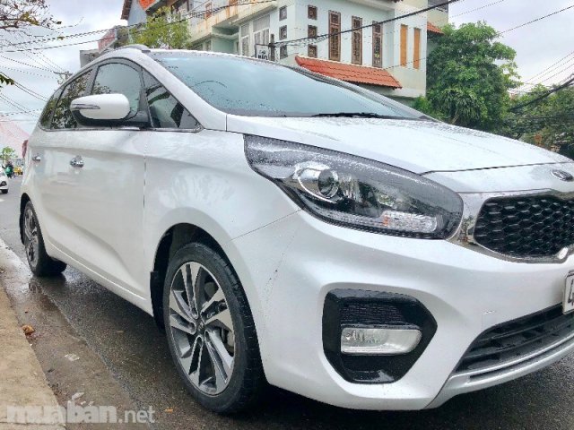 Bán Kia Rondo đời 2017, màu trắng, nhập khẩu