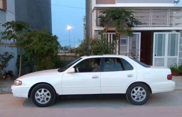 Chính chủ bán xe Toyota Camry đời 1997, màu trắng