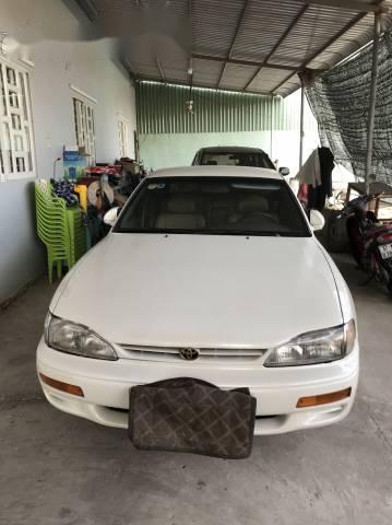 Bán Toyota Camry năm sản xuất 1996, màu trắng, giá cạnh tranh